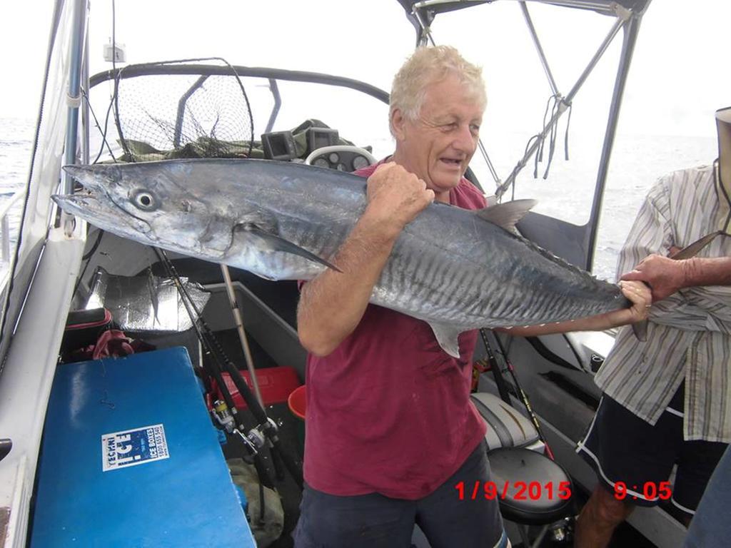 Flying Fish Point Tourist Park Hotel Innisfail Buitenkant foto