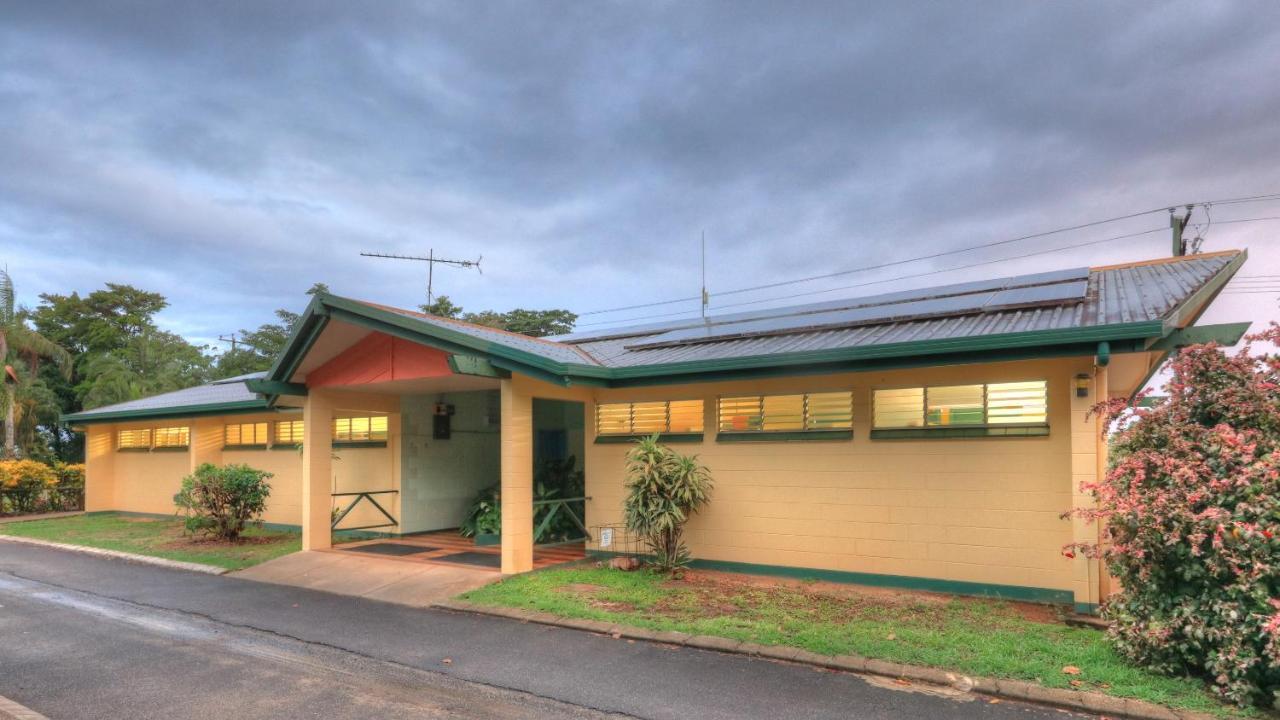 Flying Fish Point Tourist Park Hotel Innisfail Buitenkant foto